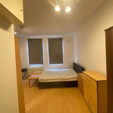 Golders Way Rooms Londen Buitenkant foto