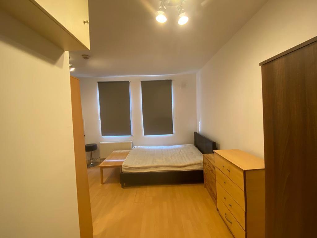 Golders Way Rooms Londen Buitenkant foto