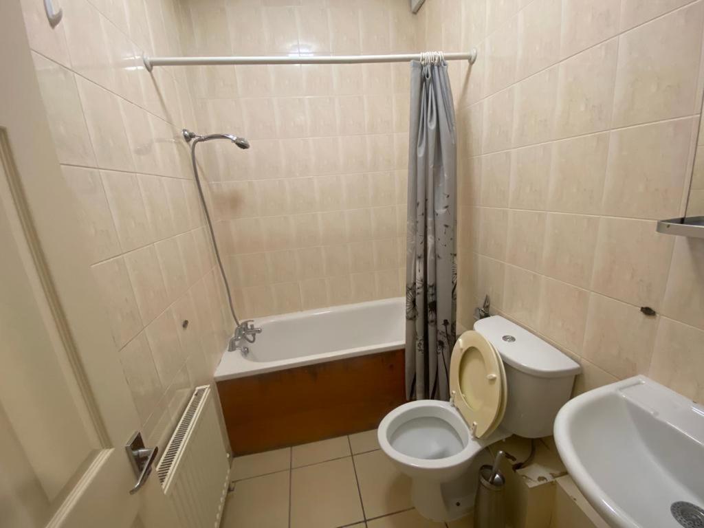 Golders Way Rooms Londen Buitenkant foto